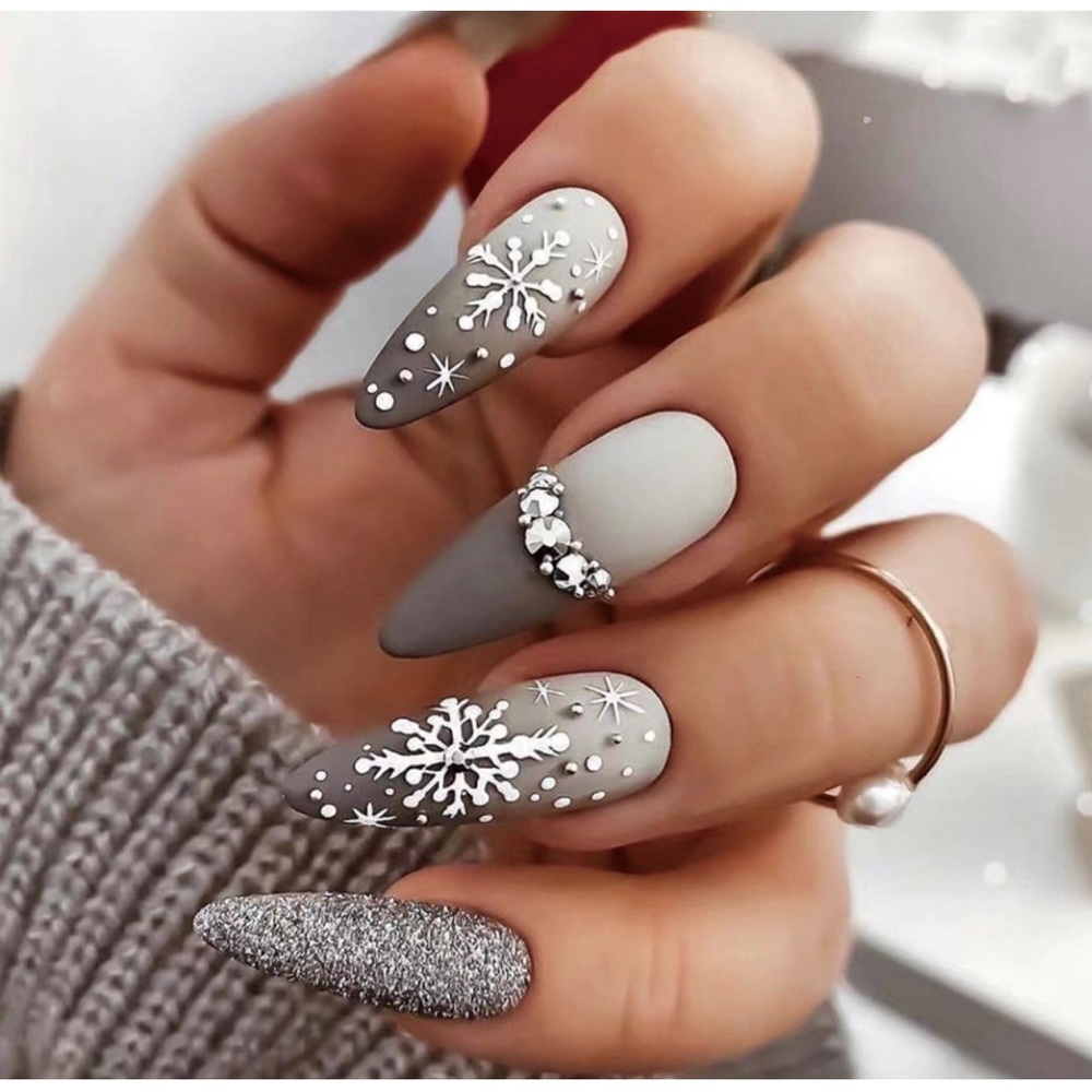 Silver Winter press on Nails with 3D nail art| 24pc Press On Nail Set
